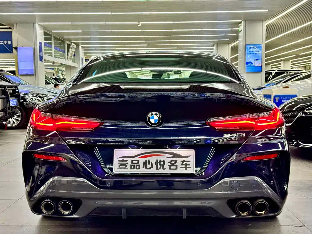 BMW 8 Series — миниатюра 11