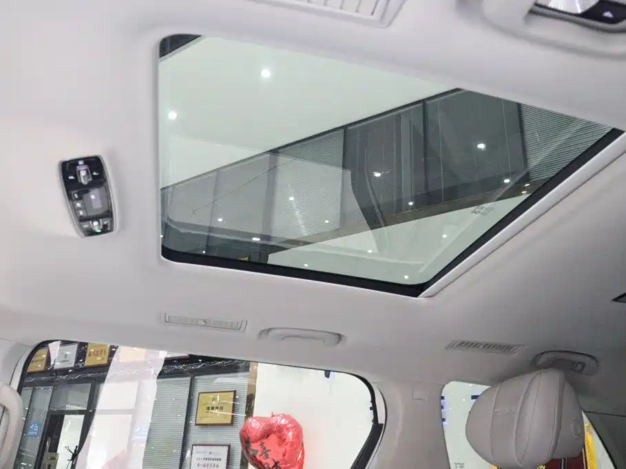 Roewe iMAX8 — фотографии объявления, Фото 13