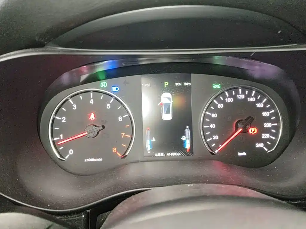 BYD MAX — миниатюра 12