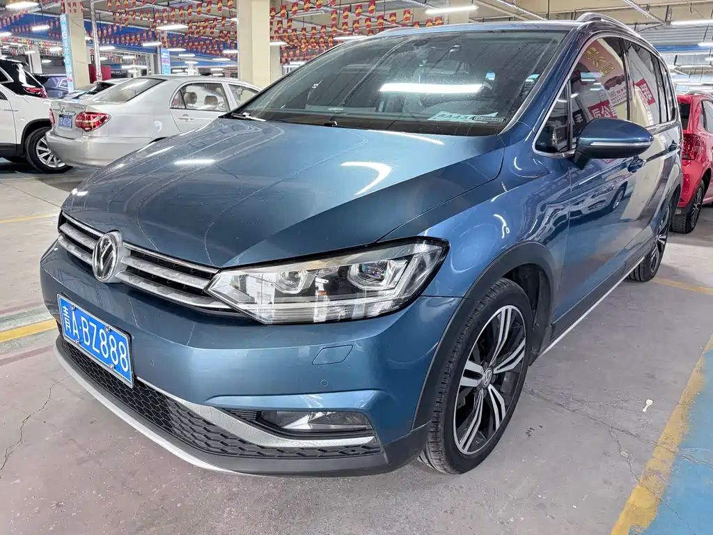 Купить Volkswagen Touran