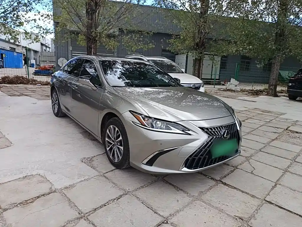 Lexus ES — миниатюра 4
