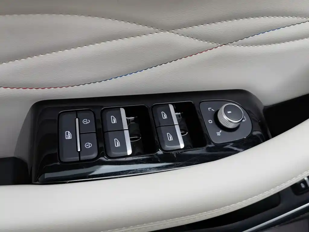 Geely Xingyue L — миниатюра 9