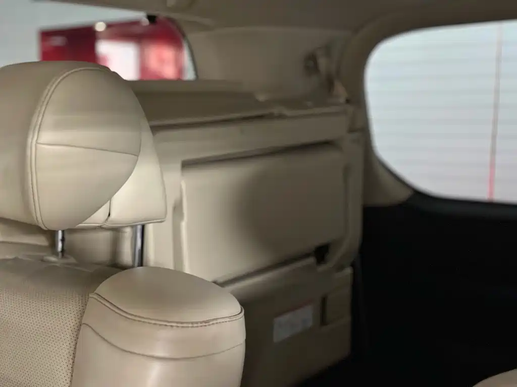 Toyota Alphard — миниатюра 22