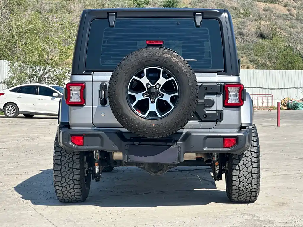 Jeep Wrangler — миниатюра 8