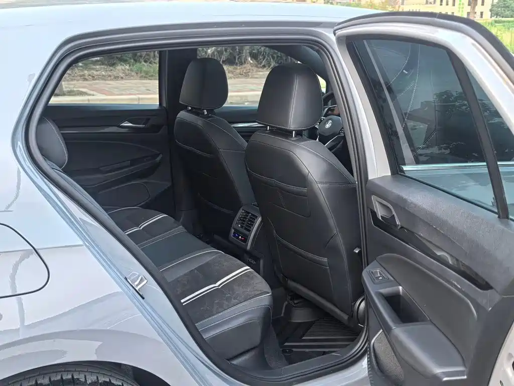 Volkswagen Golf — миниатюра 3