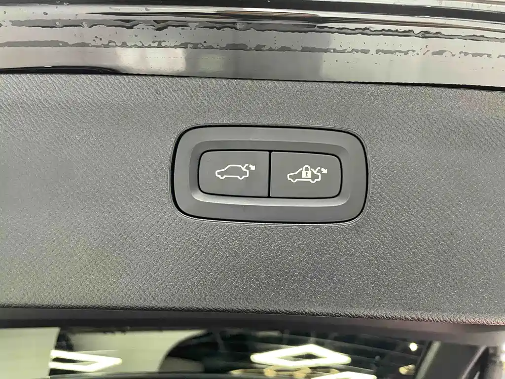 Volvo XC90 — миниатюра 15