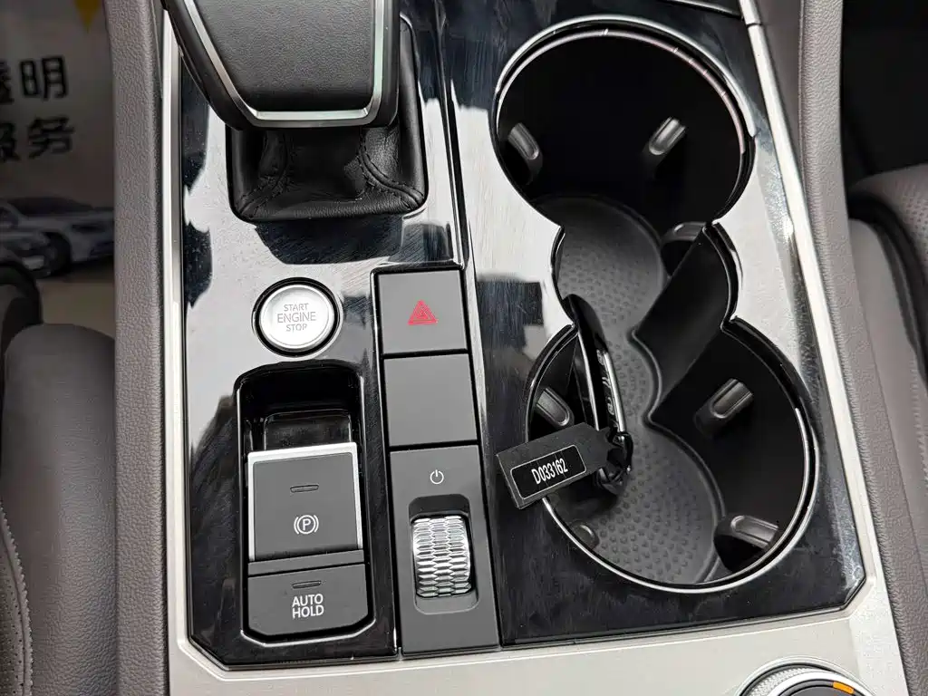 Volkswagen Touareg — миниатюра 20