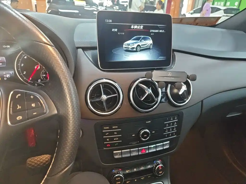 Mercedes-Benz B-Class — миниатюра 13
