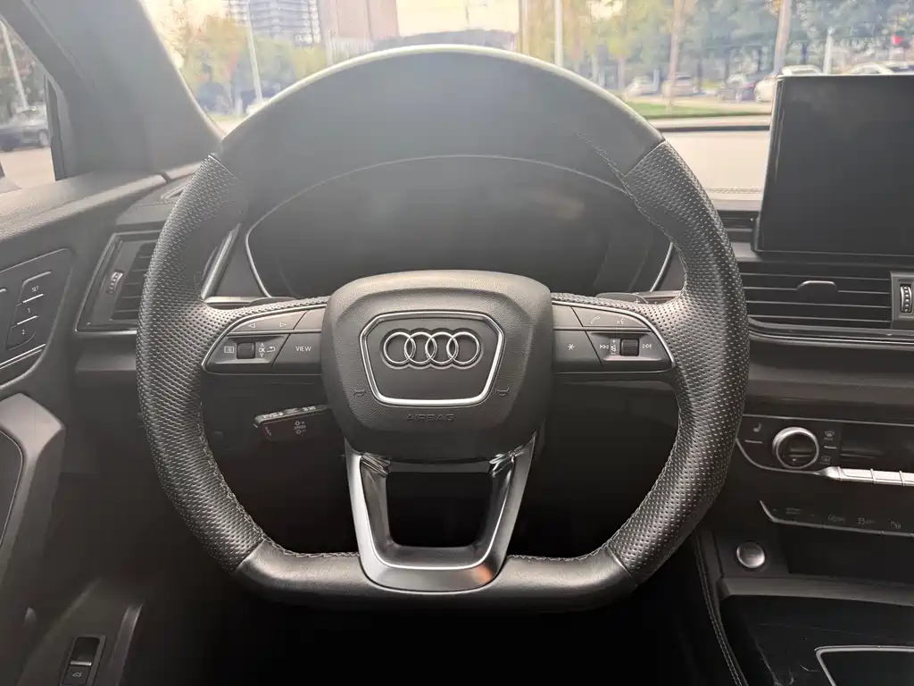 Audi Q5L Sportback — миниатюра 5