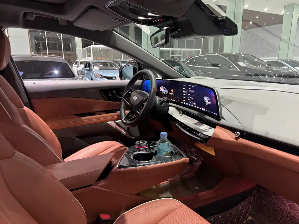 Cadillac IQ — миниатюра 8