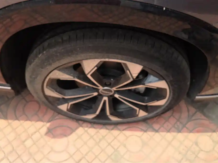 ROEWE RX5 NEW ENERGY