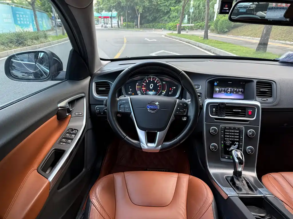 Volvo V60 — миниатюра 11
