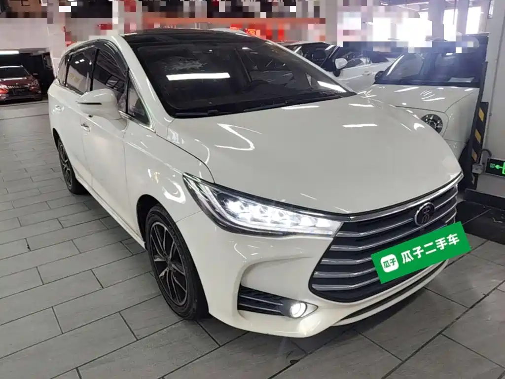 BYD MAX — миниатюра 4