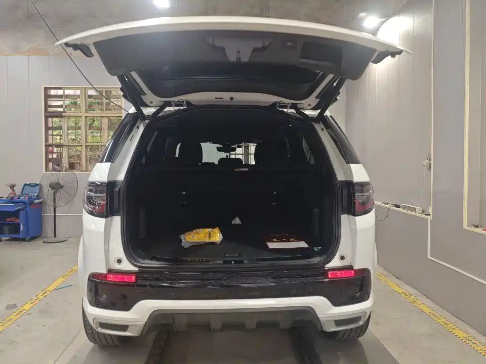 Land Rover Discovery Sport — миниатюра 3