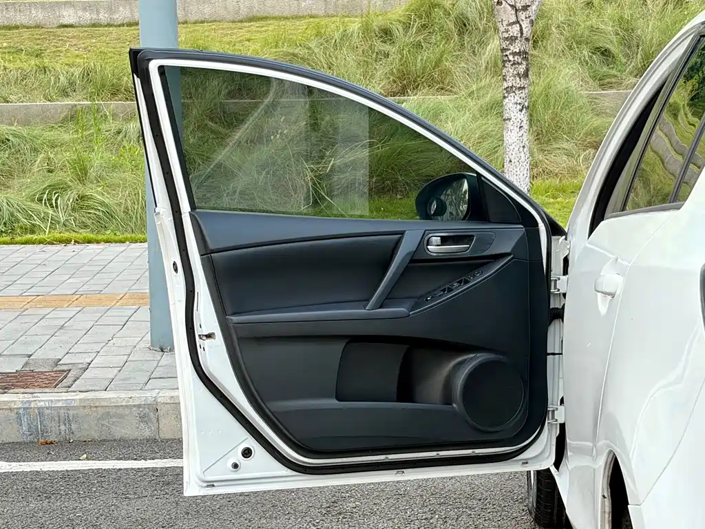 Mazda 3 Xingcheng — миниатюра 16