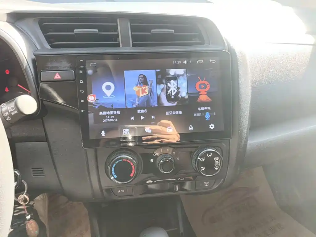 Honda Fit — миниатюра 13