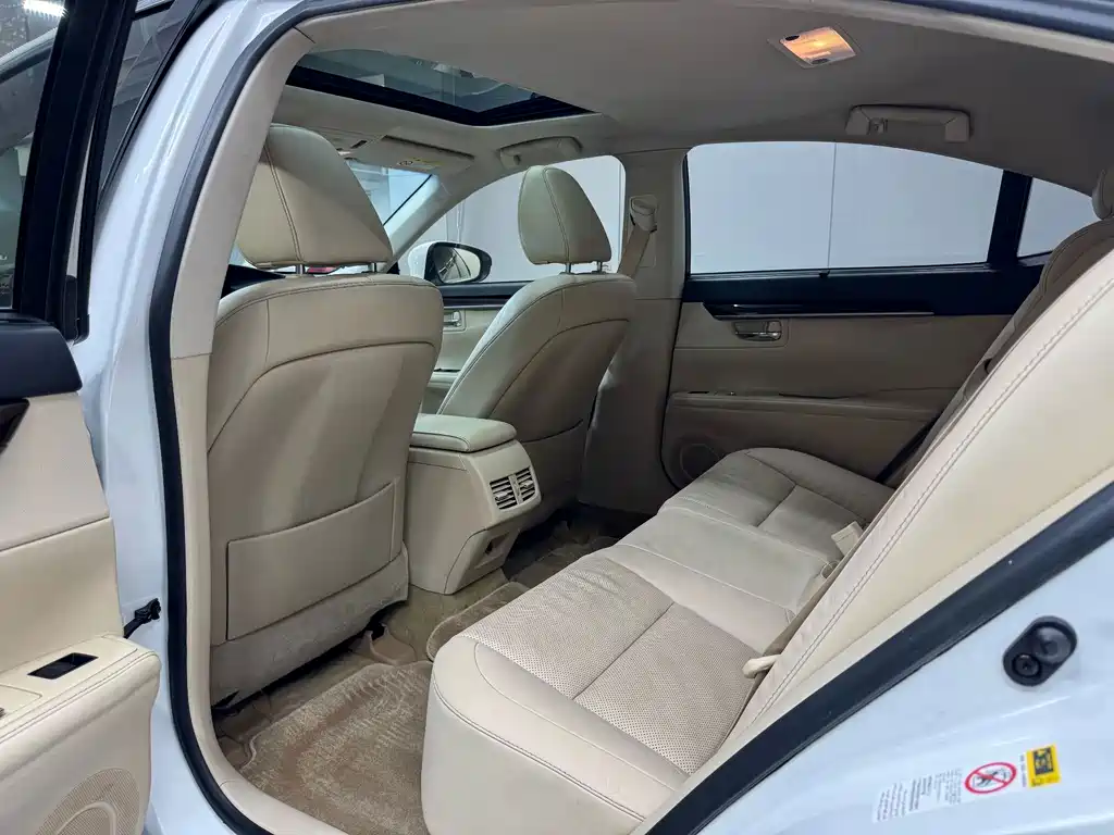 Lexus ES — миниатюра 13