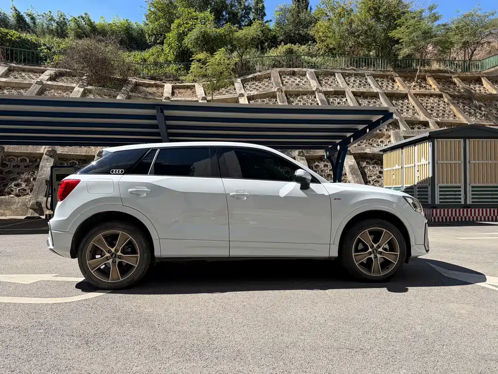 Audi Q2L — миниатюра 4