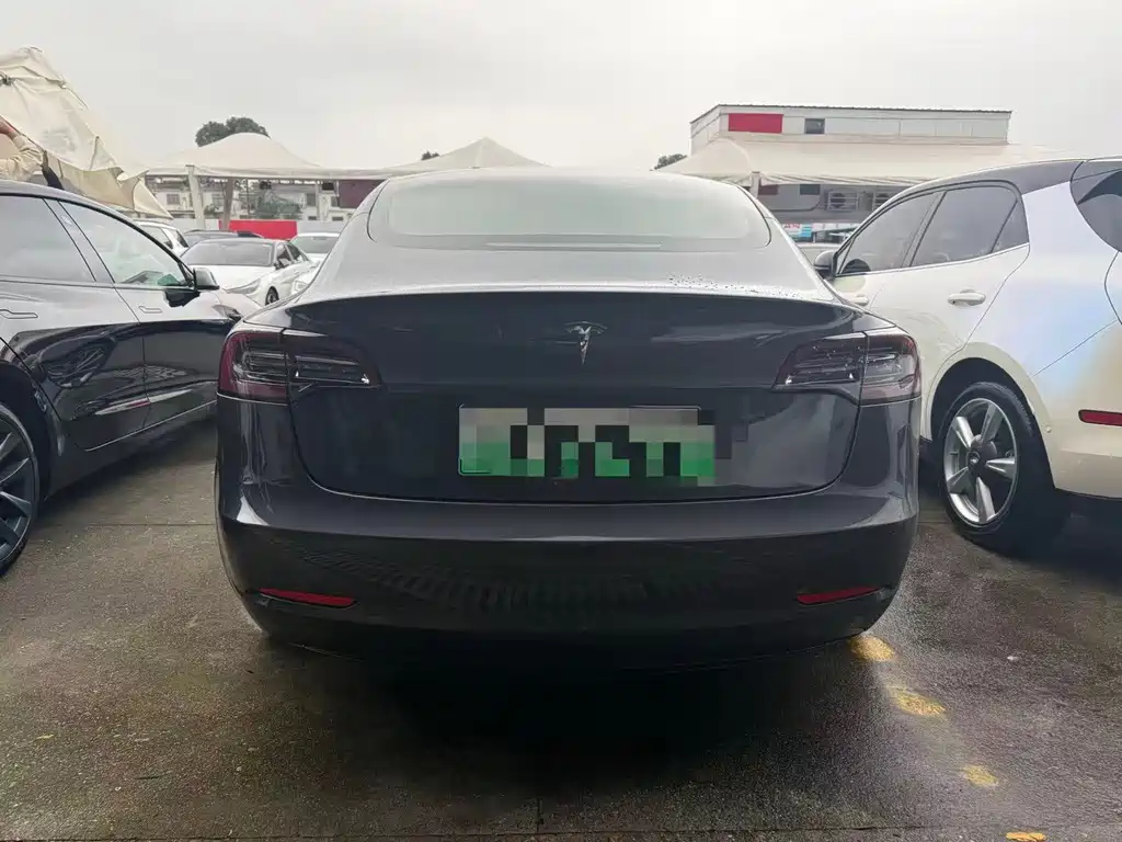Tesla Model 3 — миниатюра 9