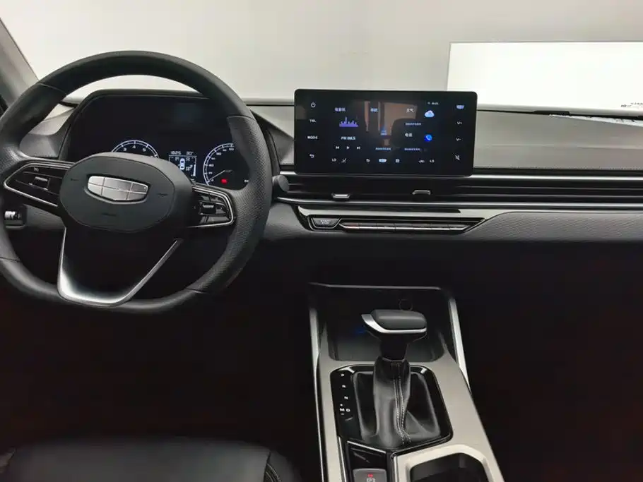 Geely Emgrand — миниатюра 12