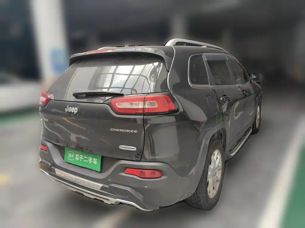 Jeep Cherokee — миниатюра 4