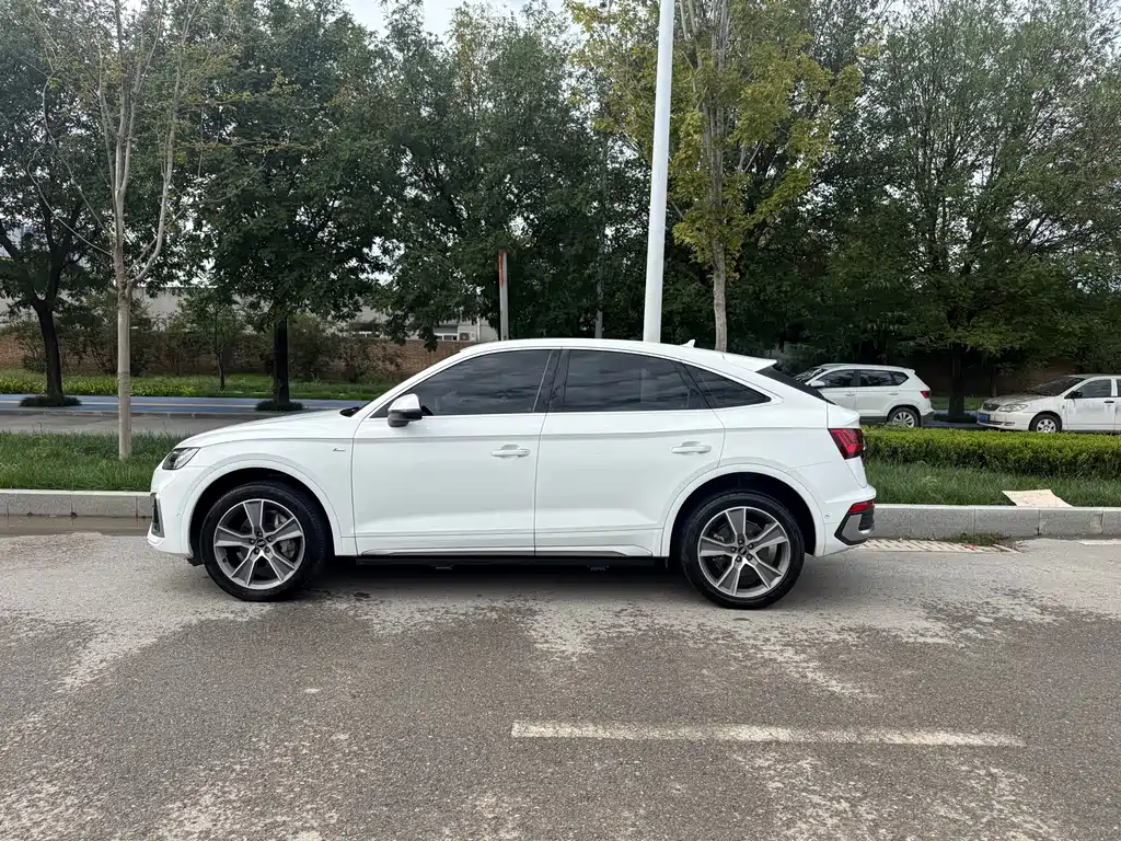 Audi Q5L Sportback — миниатюра 16