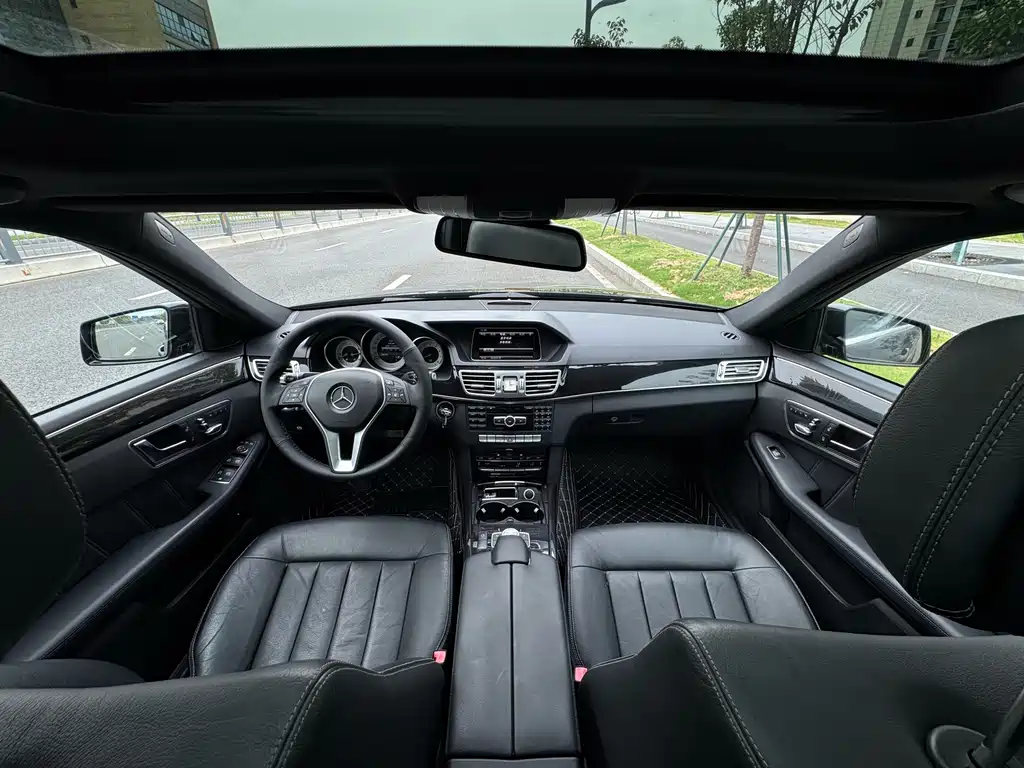 Mercedes-Benz E-Class — миниатюра 6