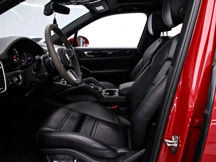 Porsche Cayenne — миниатюра 13