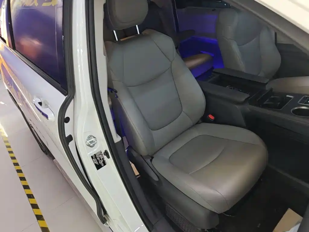 Toyota Granvia — миниатюра 25