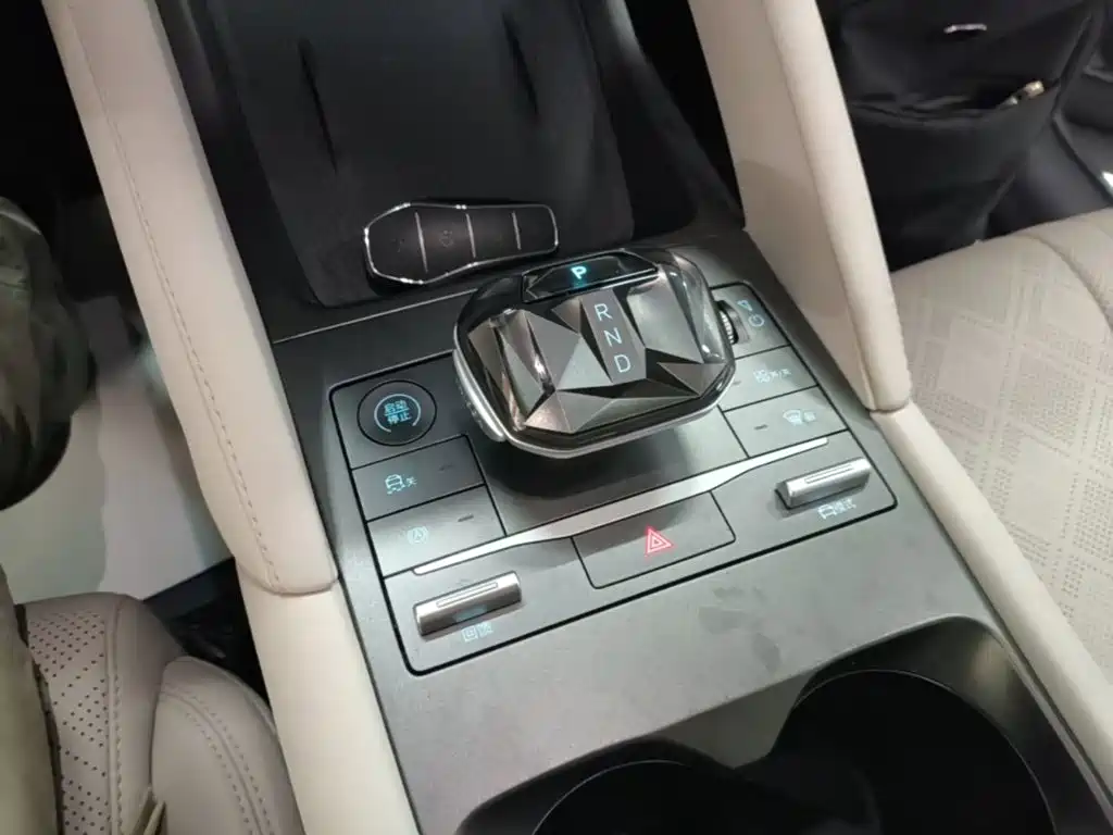 BYD Yuan UP — миниатюра 14