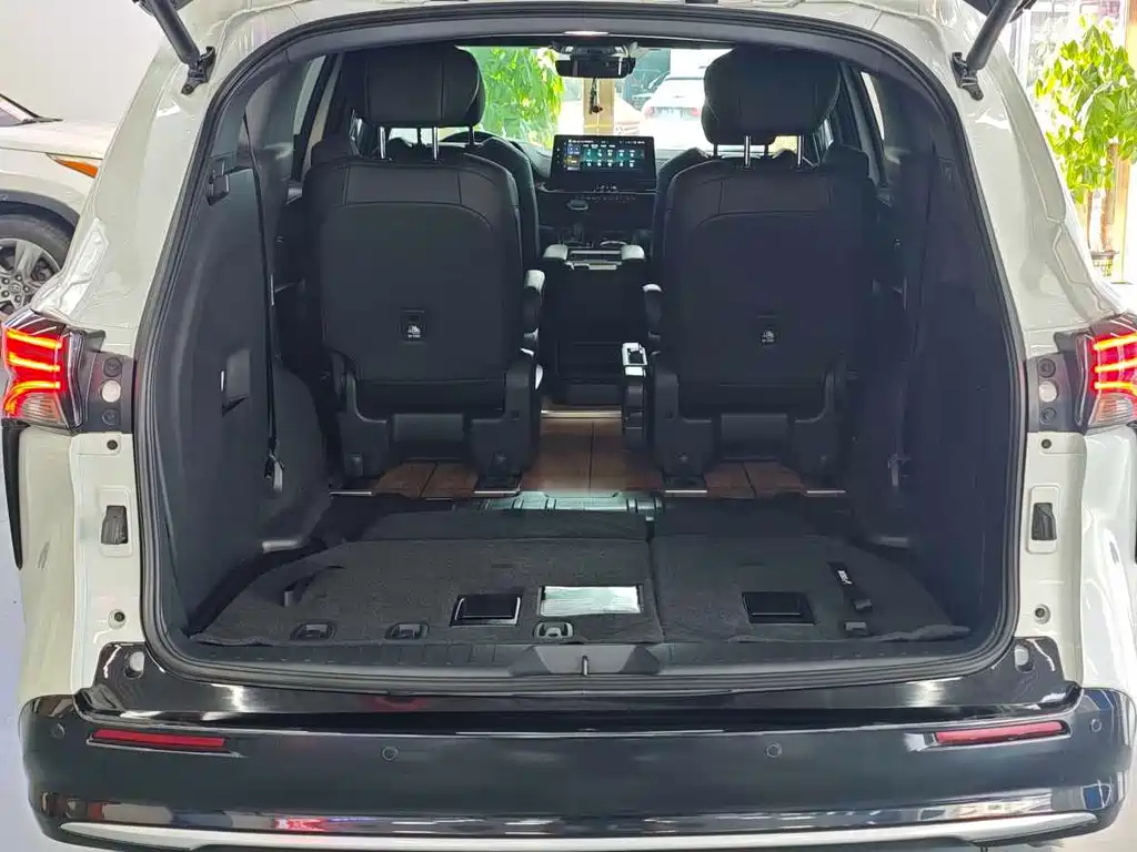 Toyota Sienna — миниатюра 24