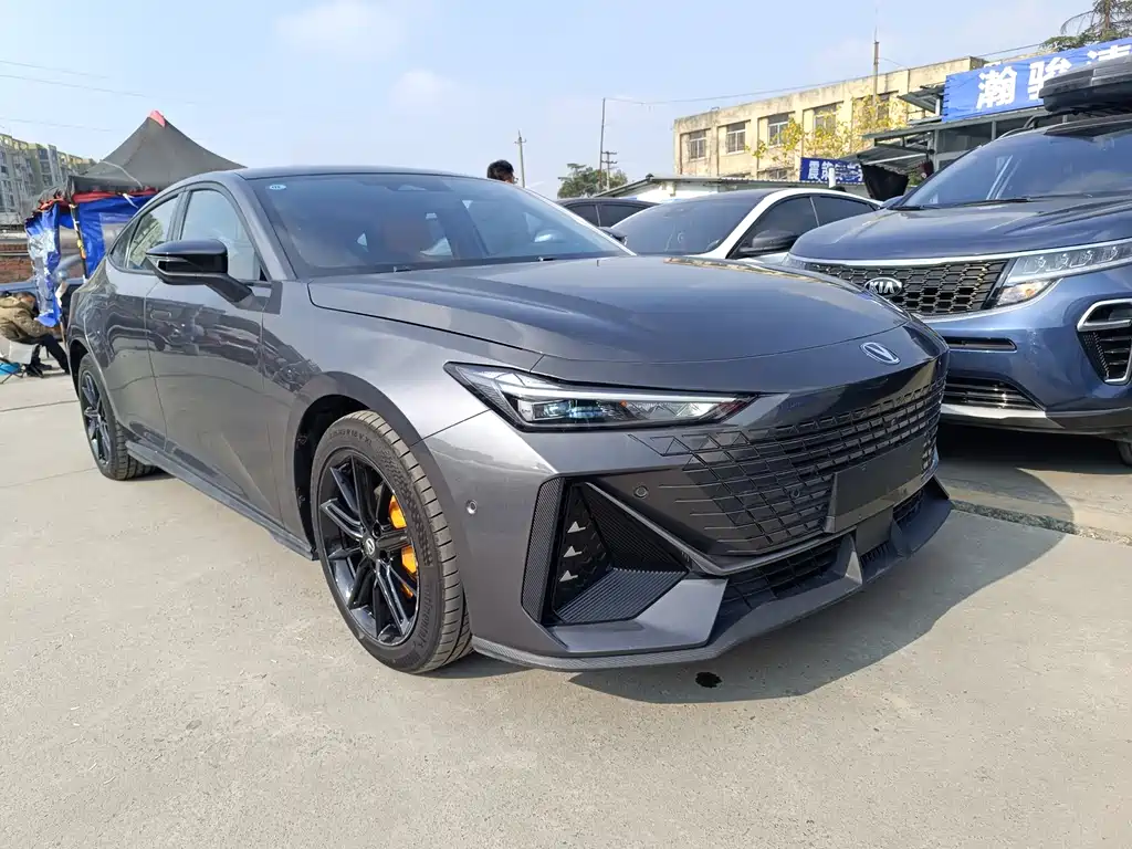 Changan UNI-V 2022 1.5T