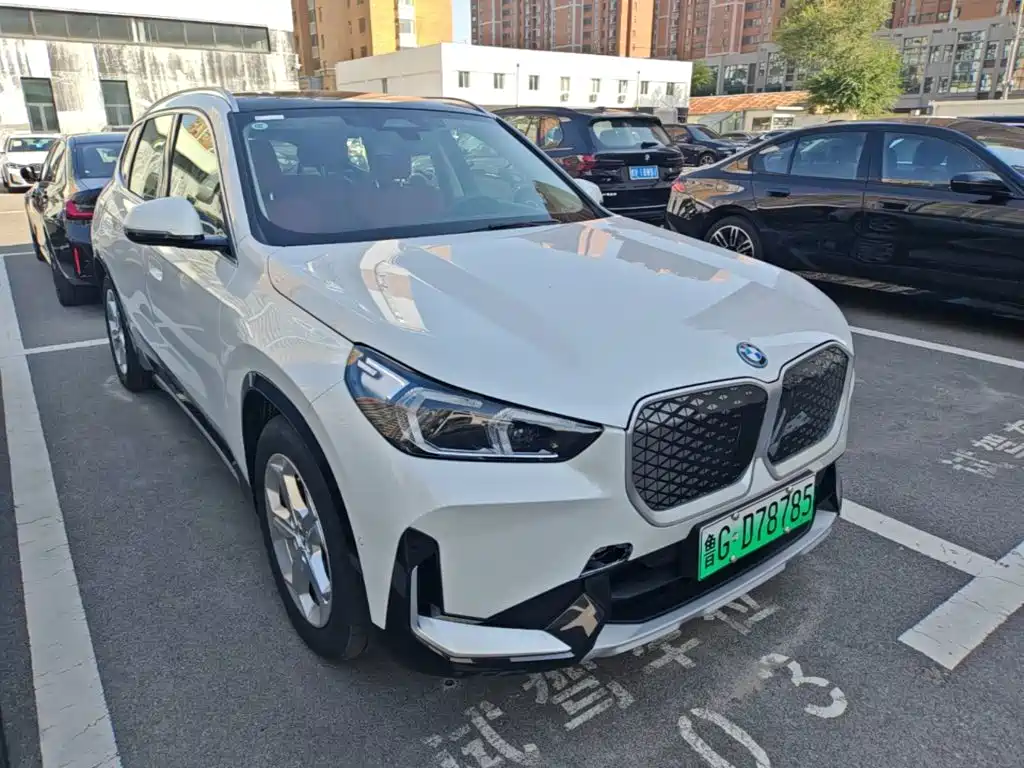 BMW iX1 — миниатюра 4