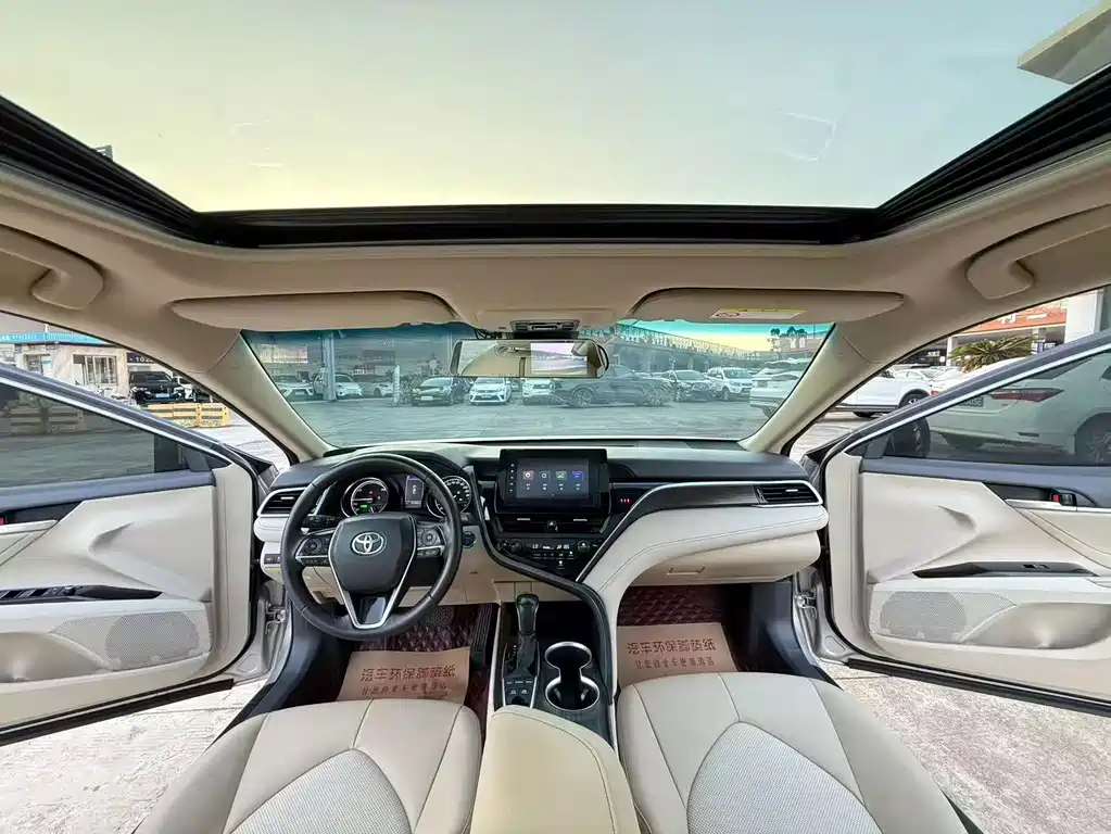 Toyota Camry — миниатюра 5