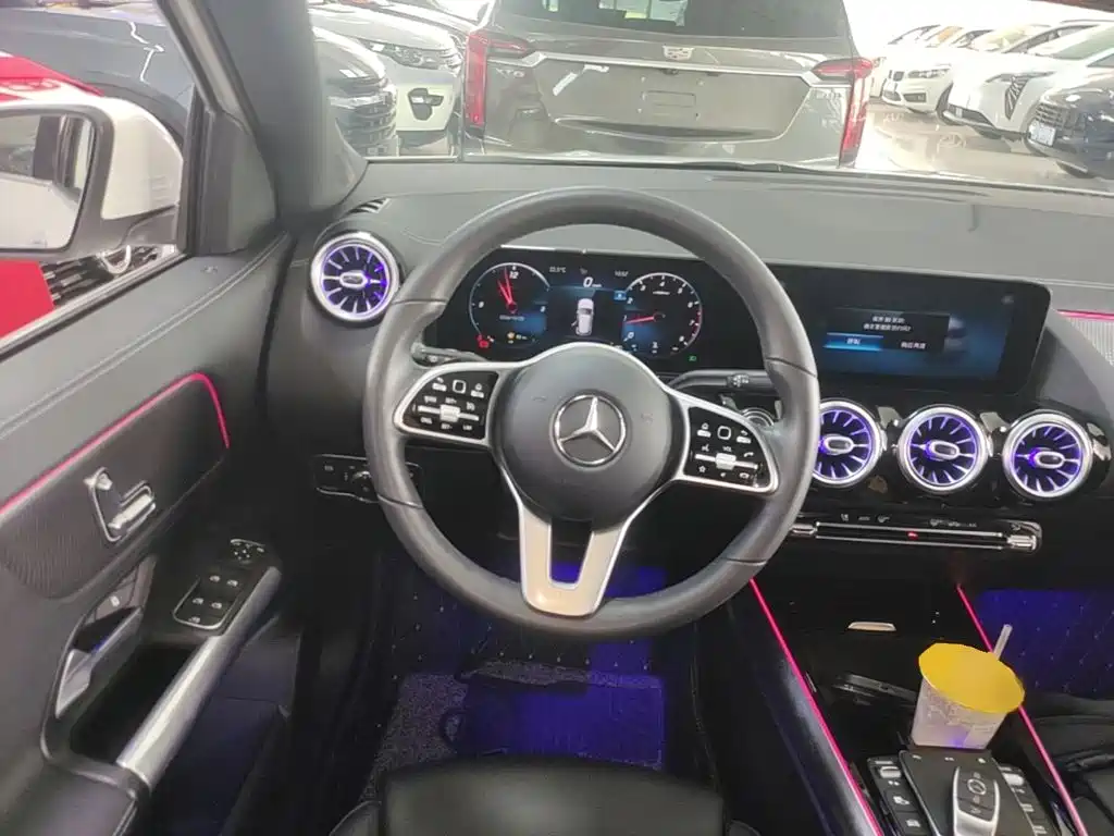 Mercedes-Benz GLA — миниатюра 11