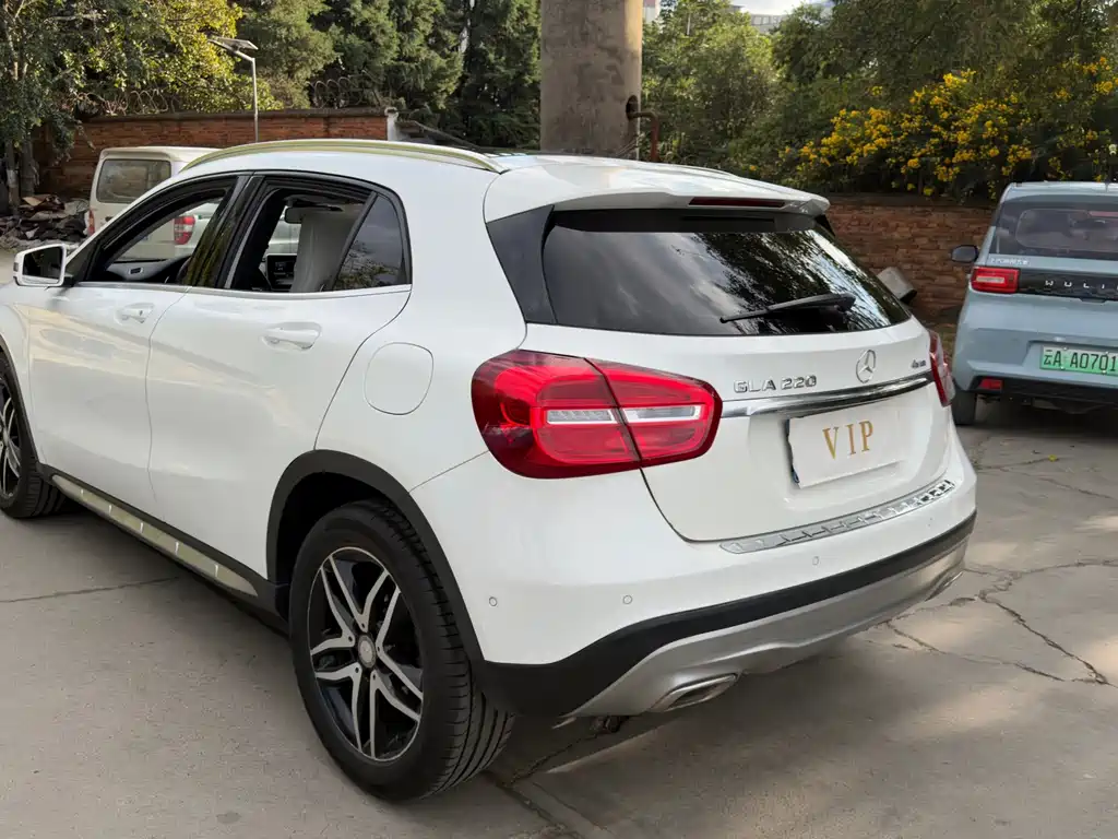 Mercedes-Benz GLA — миниатюра 10