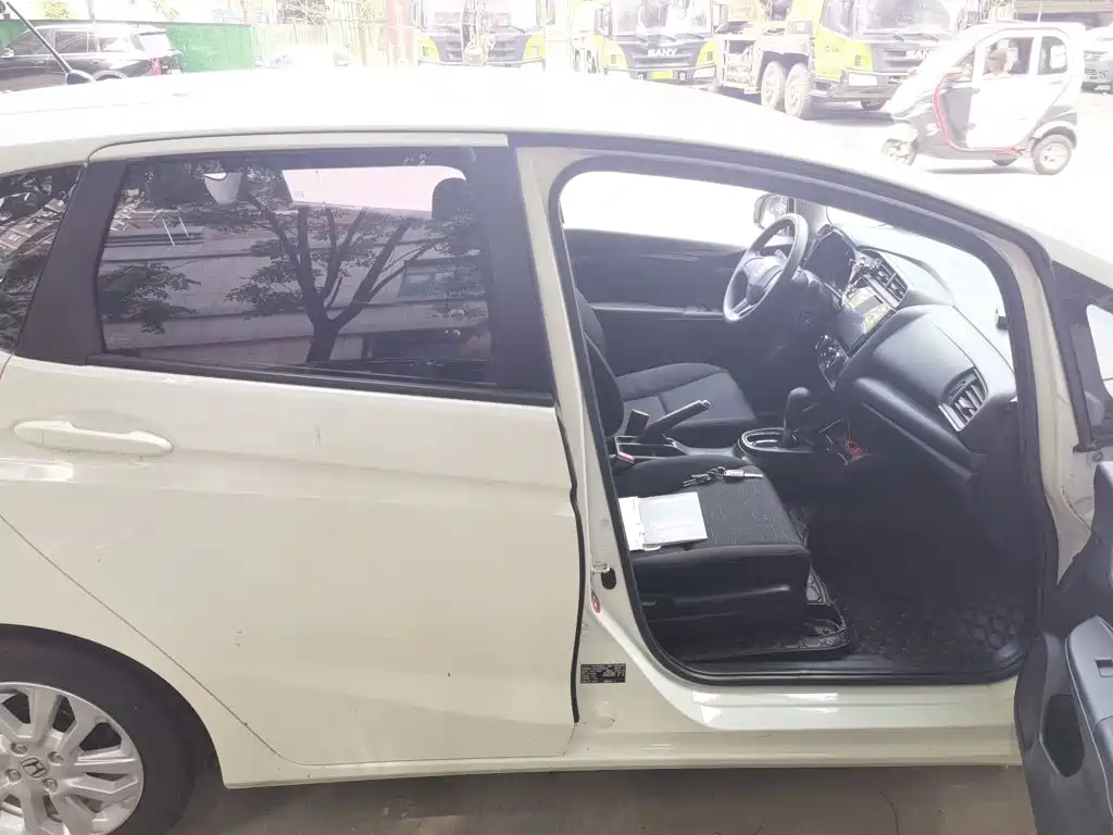 Honda Fit — миниатюра 18
