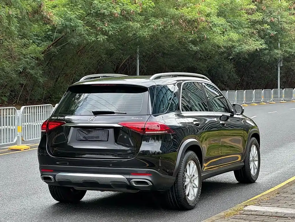 Mercedes-Benz GLE (Import) — миниатюра 13