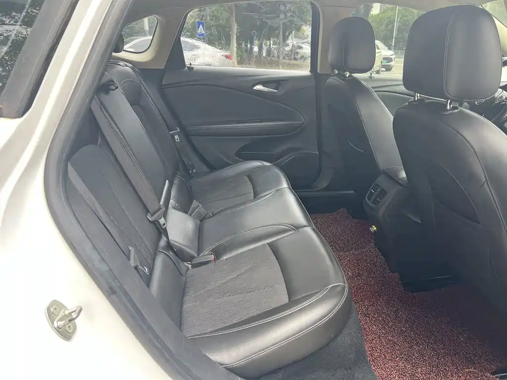 Buick Verano — миниатюра 10