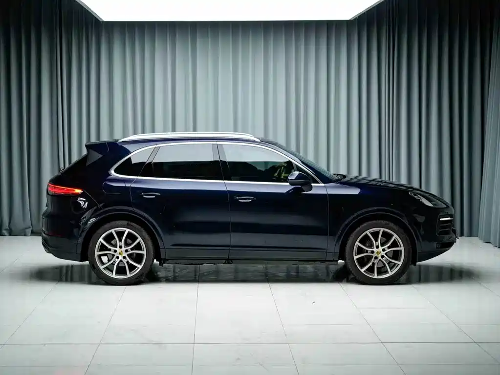 Porsche Cayenne — миниатюра 4