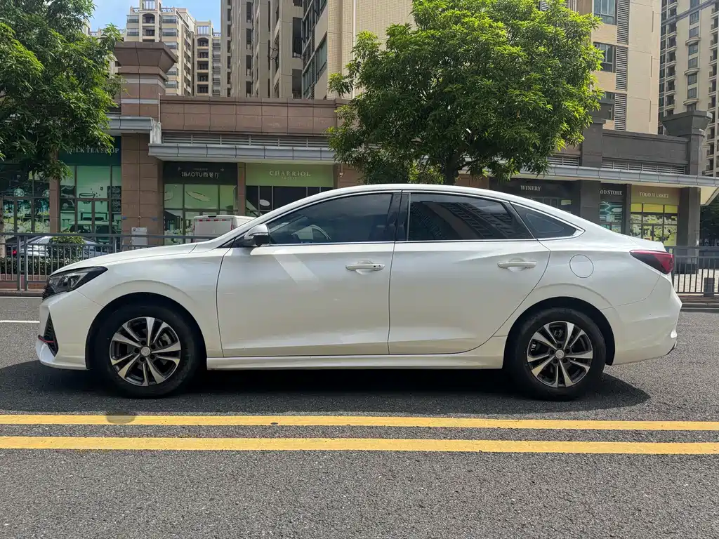 Changan Eado — миниатюра 5
