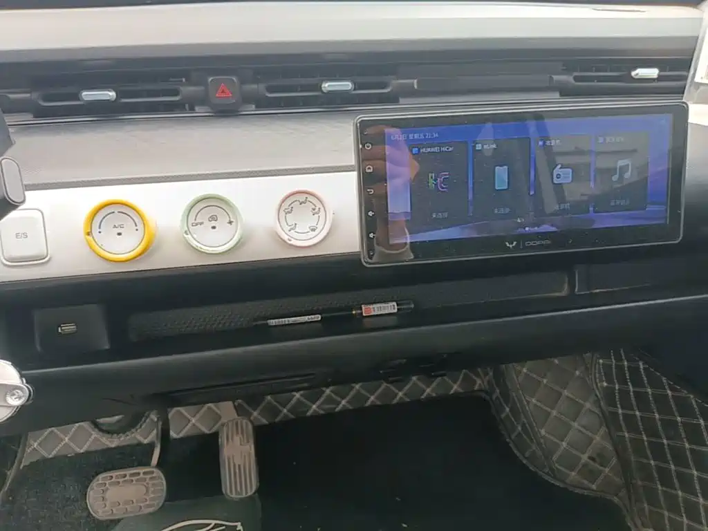 Wuling MINIEV — миниатюра 13