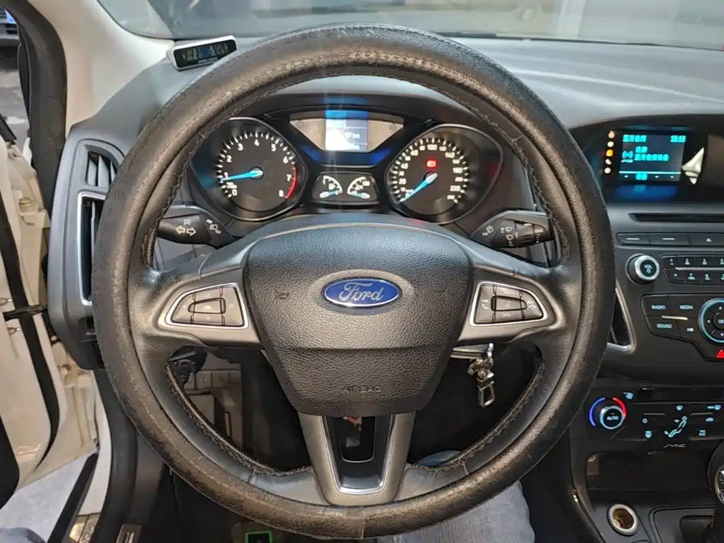 Ford Focus — миниатюра 11