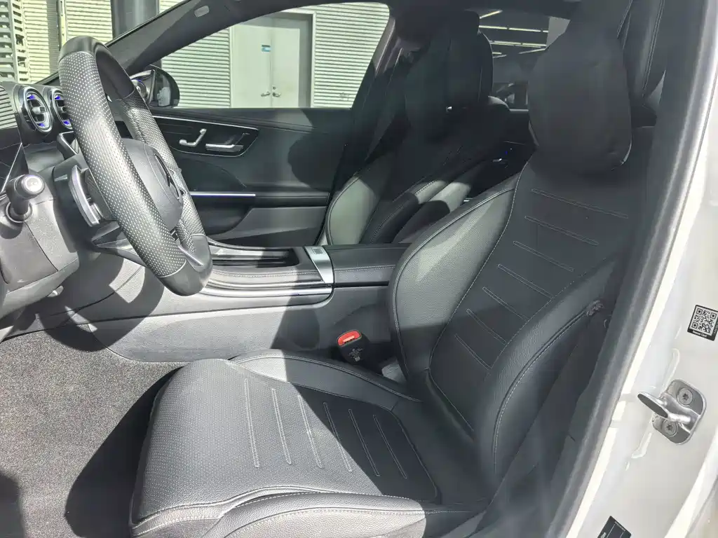 Mercedes-Benz C-Class — миниатюра 13