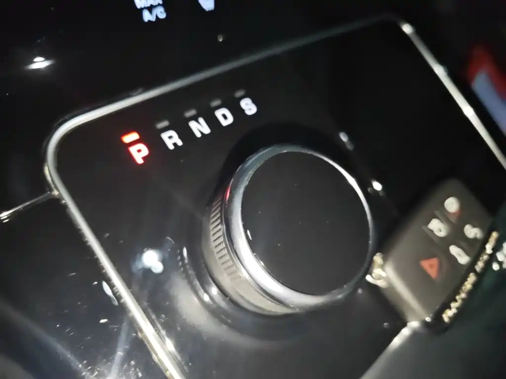 Land Rover Velar — миниатюра 14