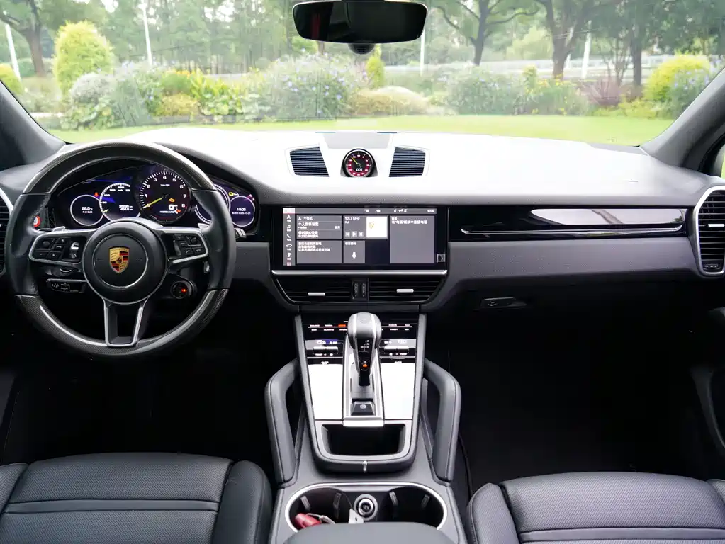 Porsche Cayenne Hybrid — миниатюра 7