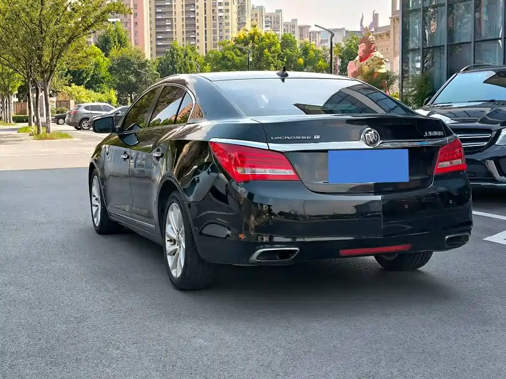 Buick LaCrosse — миниатюра 5