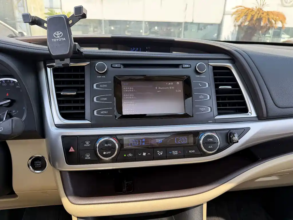 Toyota Highlander — миниатюра 9