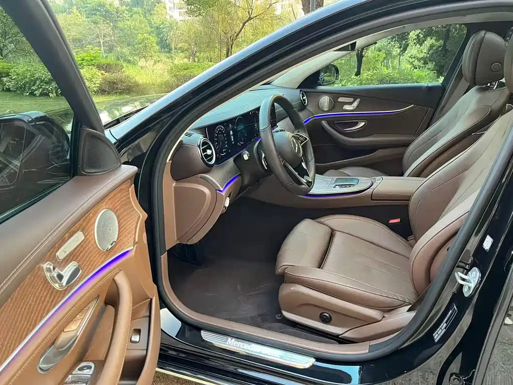 MERCEDES-BENZ E CLASS