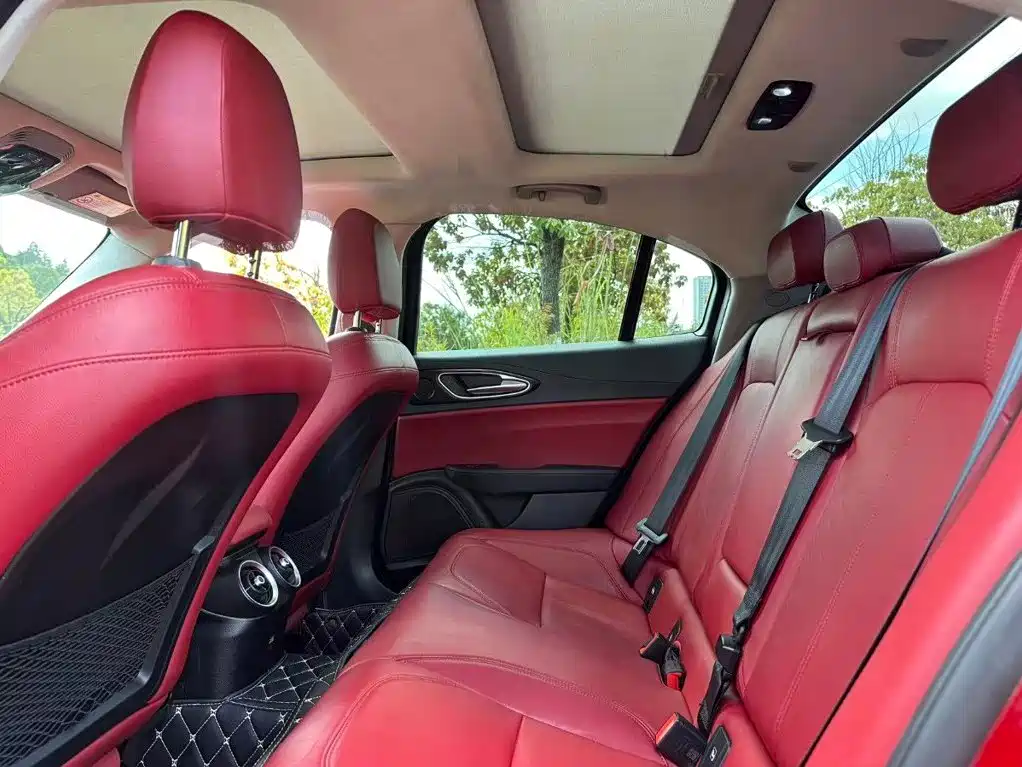 Alfa Romeo Giulia — миниатюра 4
